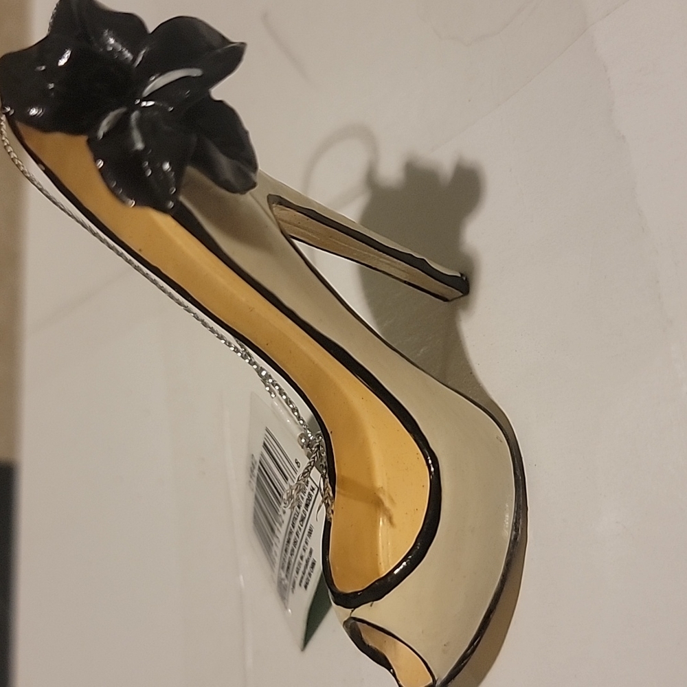 Kurt Adler Tan High Heel w Black Flower